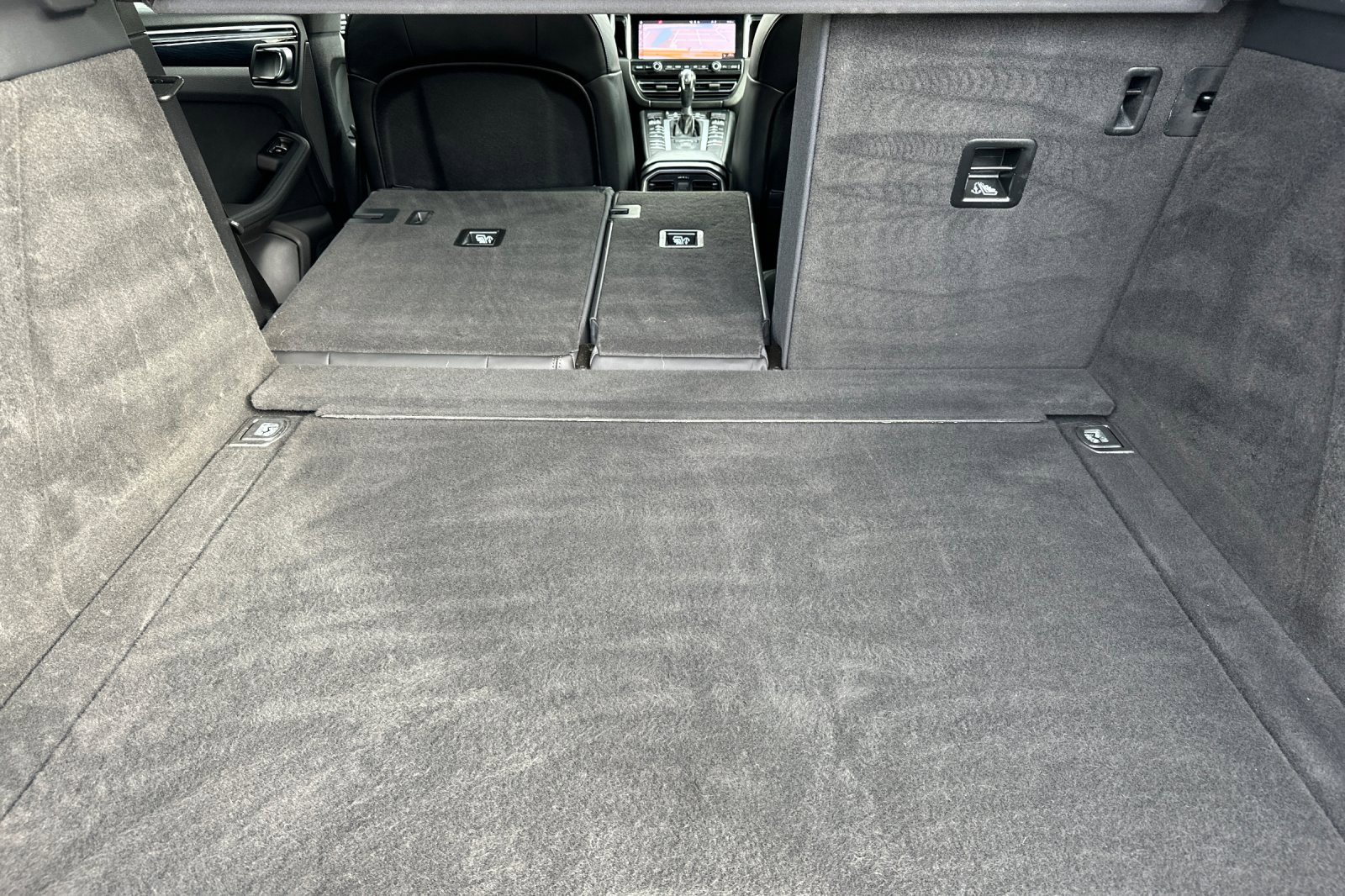 Used 2020 Porsche Macan image 17