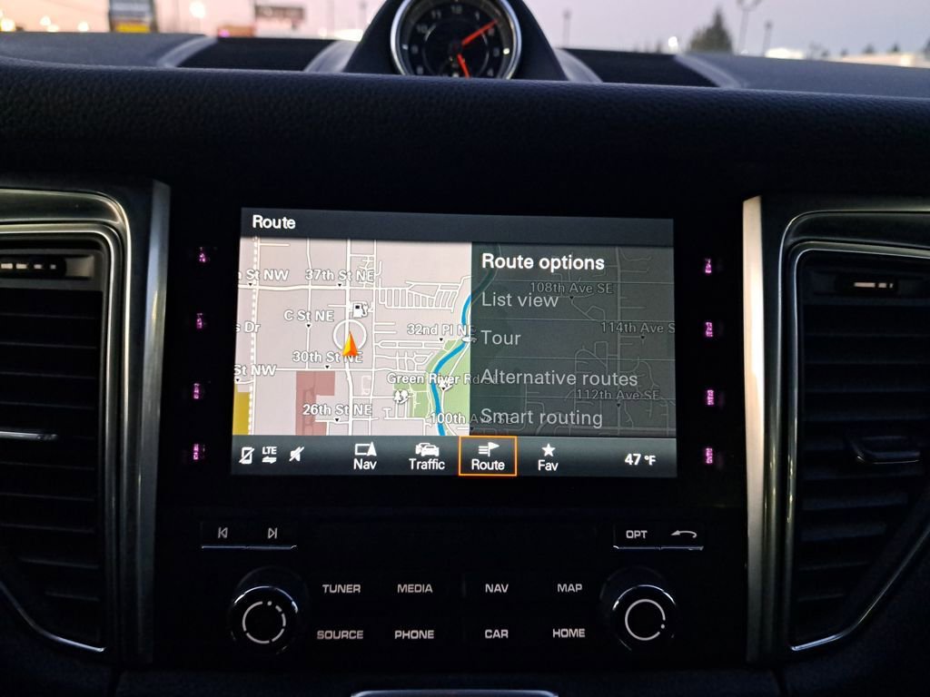 Used 2018 Porsche Macan image 24