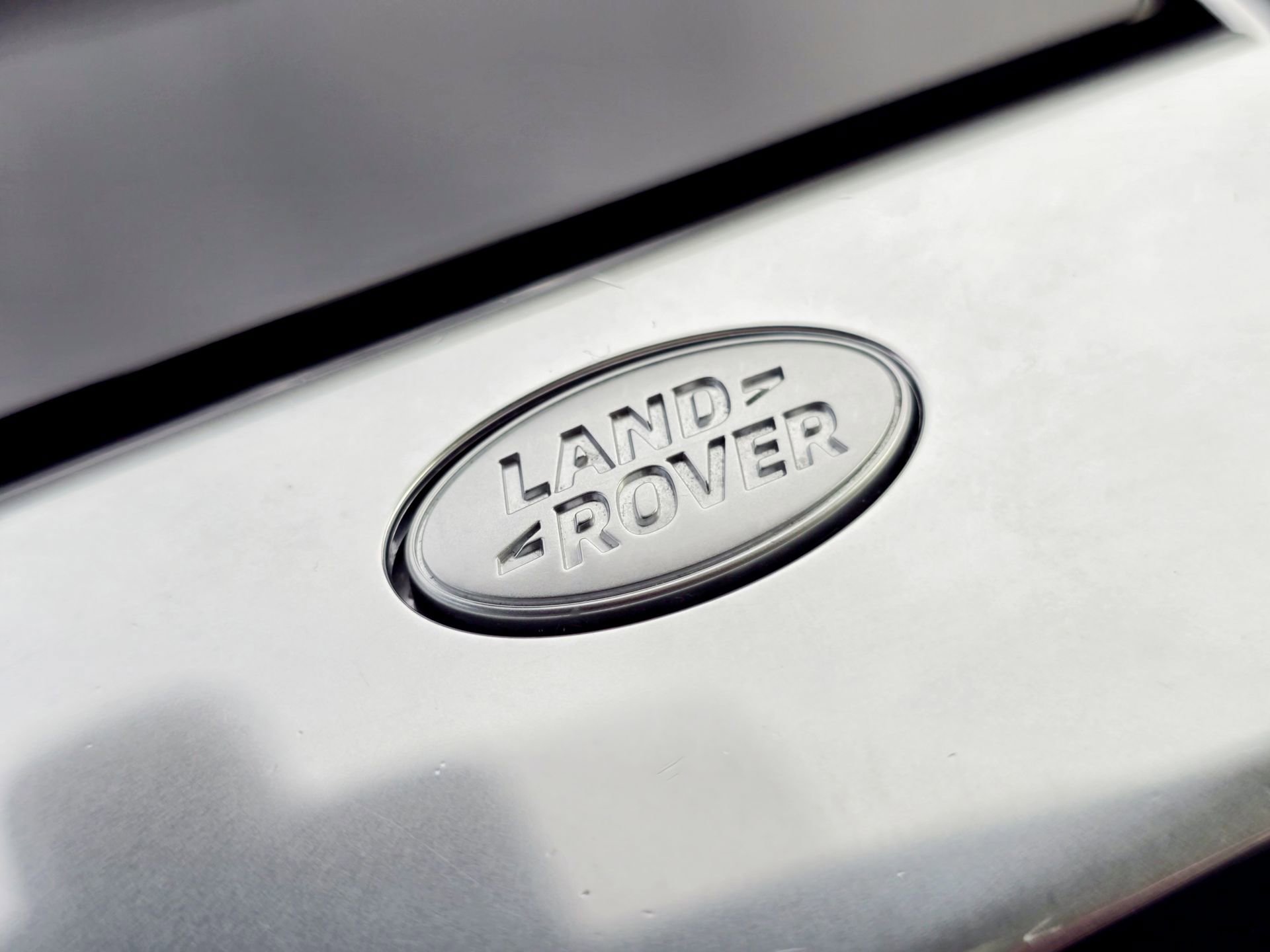 Used 2023 Land Rover Range Rover Velar R-Dynamic S image 14