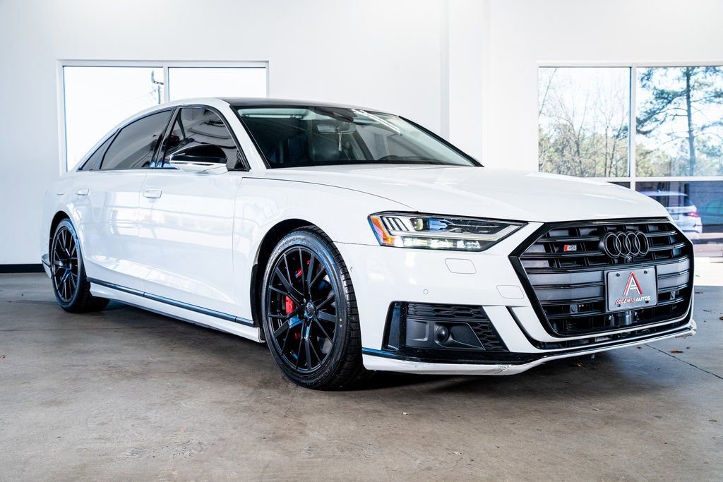 Used 2020 Audi S8 L w/ S8 Executive Package image 4