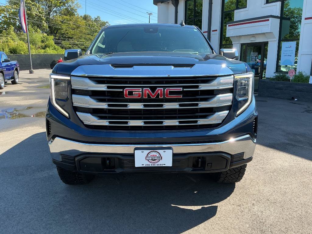 Used 2022 GMC Sierra 1500 SLE w/ X31 Off-Road Package AWD/4WD image 2