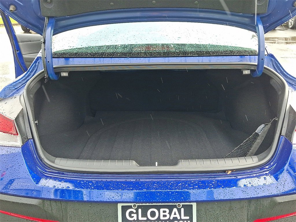Used 2025 Hyundai Elantra Sport image 29