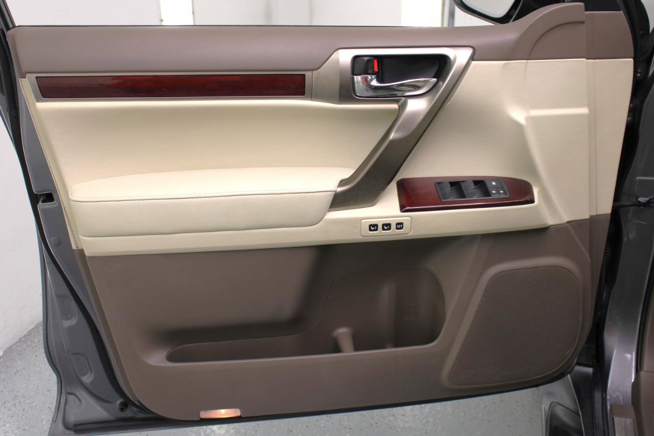 Used 2015 Lexus GX 460 w/ Premium Package AWD/4WD image 36
