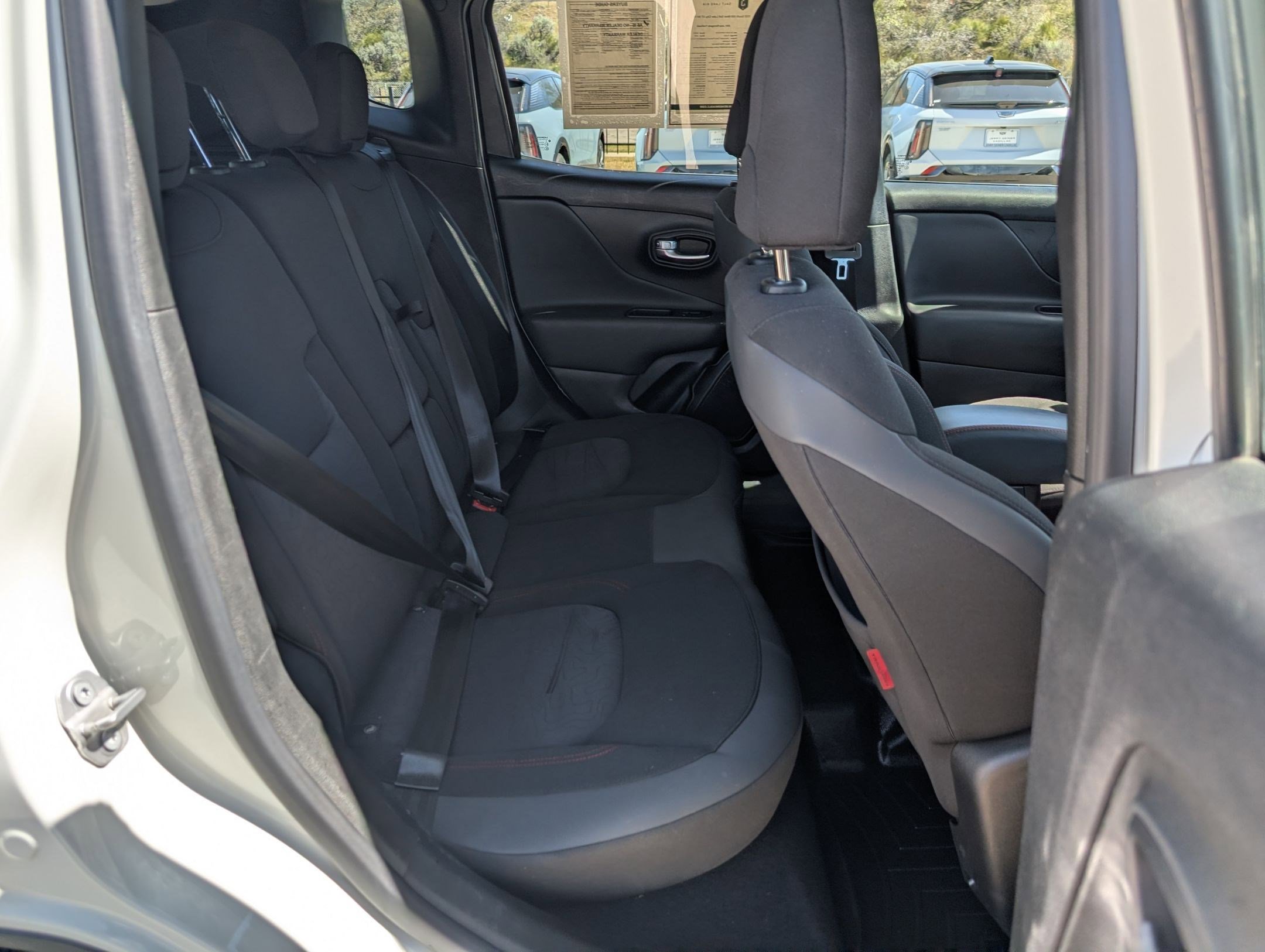 Used 2021 Jeep Renegade Trailhawk AWD/4WD image 27