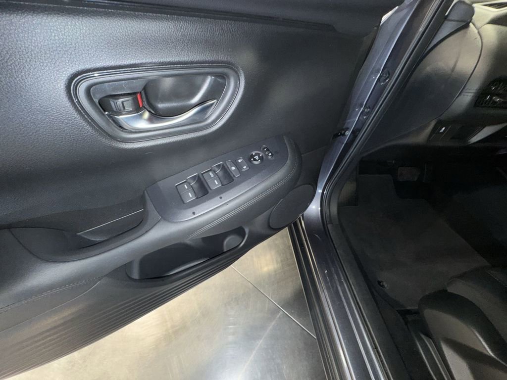 Used 2023 Honda HR-V LX image 20