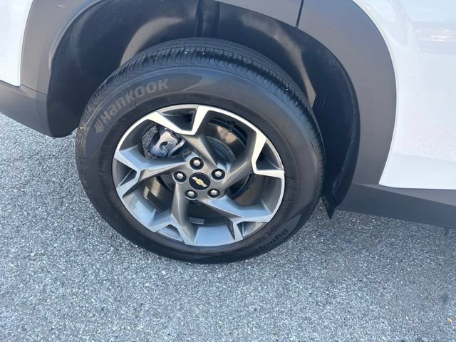 Certified 2025 Chevrolet Trax LT w/ Driver Confidence Package FWD image 6