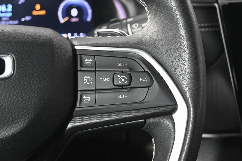 Used 2024 Jeep Grand Cherokee Altitude image 34