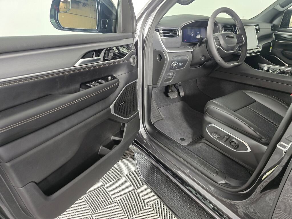 New 2026 Jeep Grand Wagoneer 4WD image 22