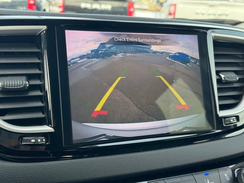 Used 2024 Chrysler Pacifica Touring-L image 22