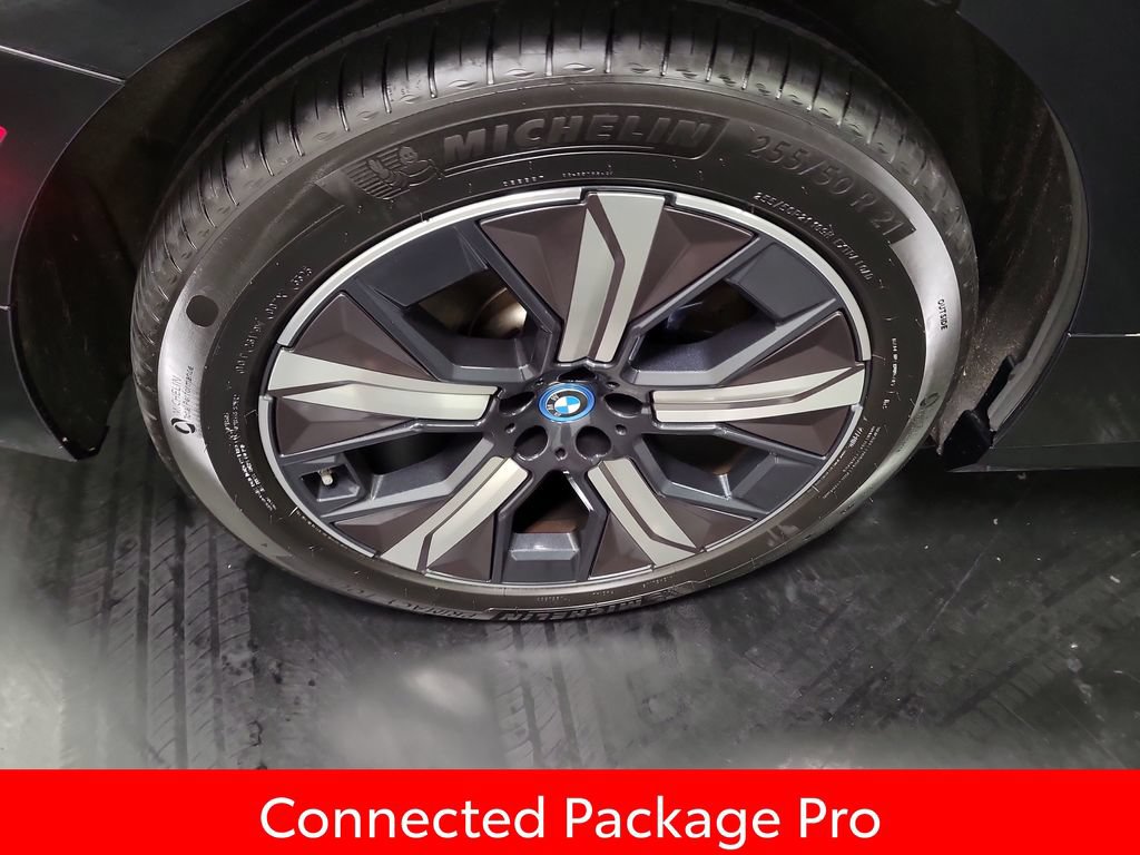 Used 2024 BMW iX xDrive50 w/ Premium Package AWD/4WD image 11