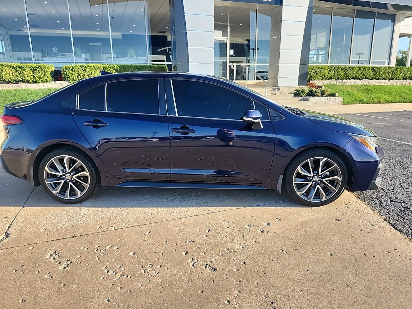 Used 2020 Toyota Corolla XSE image 2