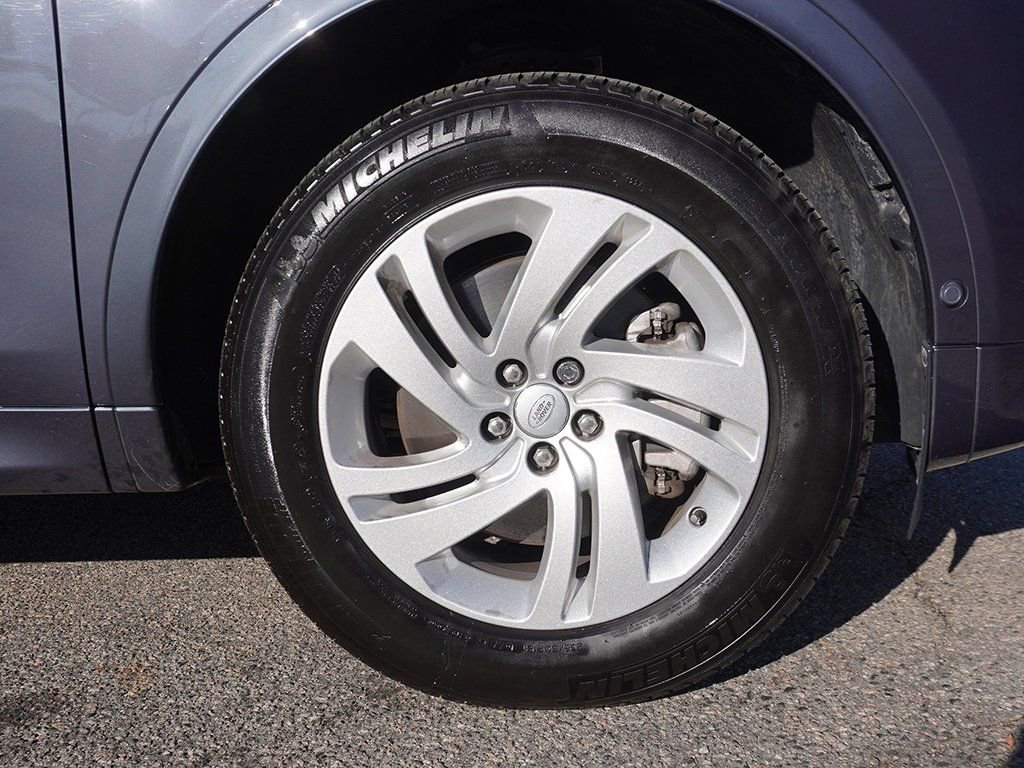 Used 2024 Land Rover Discovery Sport S image 27