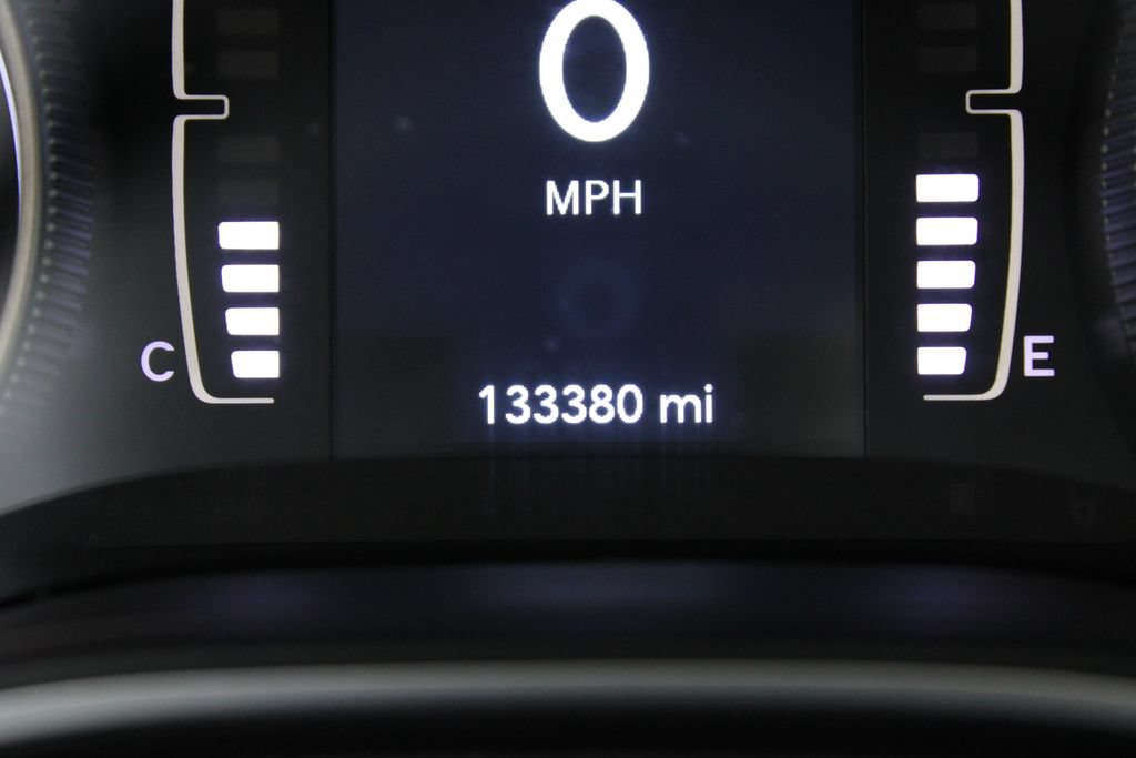 Used 2019 Jeep Cherokee Latitude w/ Popular Appearance Group FWD image 11