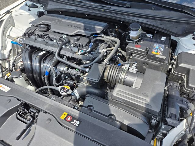 Used 2025 Hyundai Elantra SEL FWD image 22