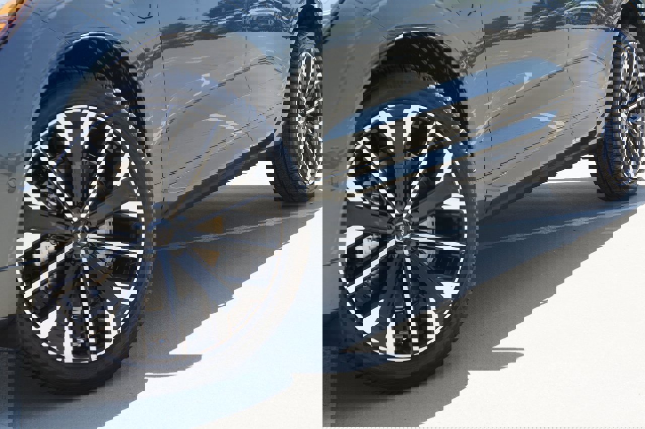 New 2026 Volvo XC60 T8 Ultra w/ Protection Package Premier image 7