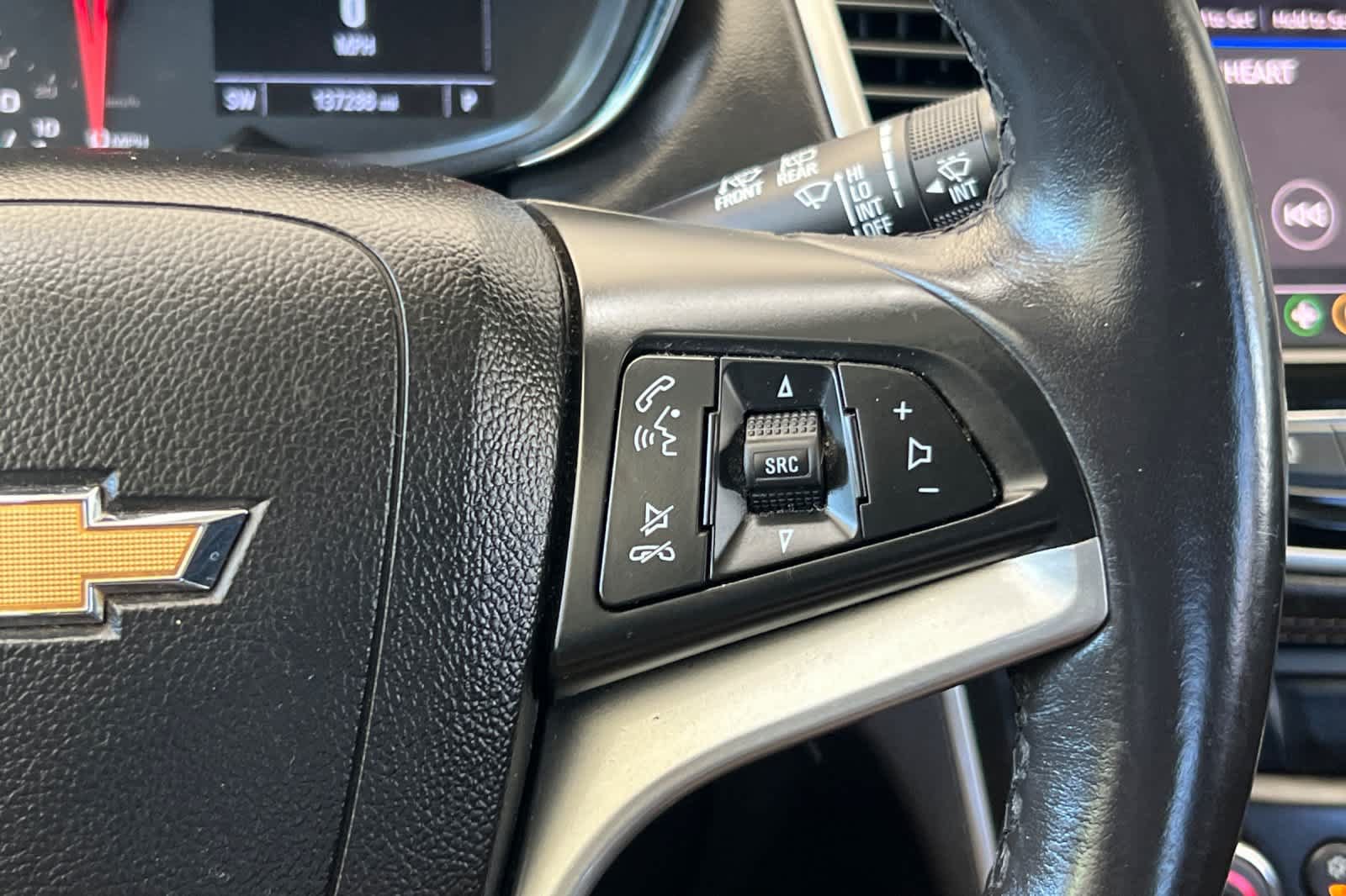 Used 2022 Chevrolet Trax LT w/ LT Convenience Package FWD image 26