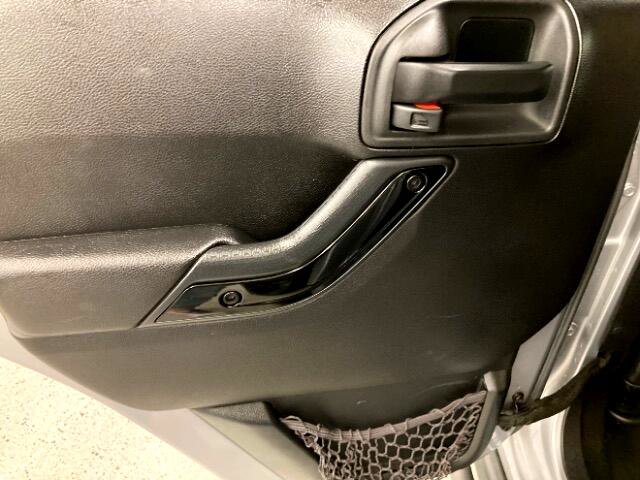 Used 2015 Jeep Wrangler Unlimited Sahara w/ Dual Top Group image 34