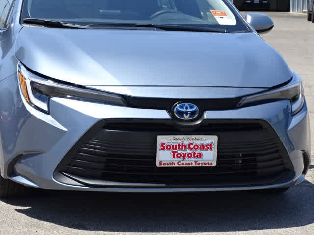 Used 2025 Toyota Corolla LE FWD image 4