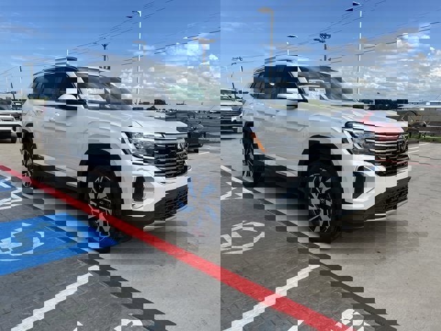 New 2026 Volkswagen Atlas SEL image 4