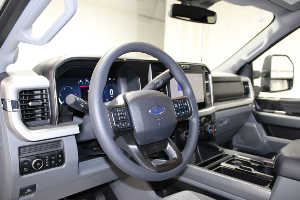 New 2026 Ford F250 XLT w/ XLT Premium Package image 18