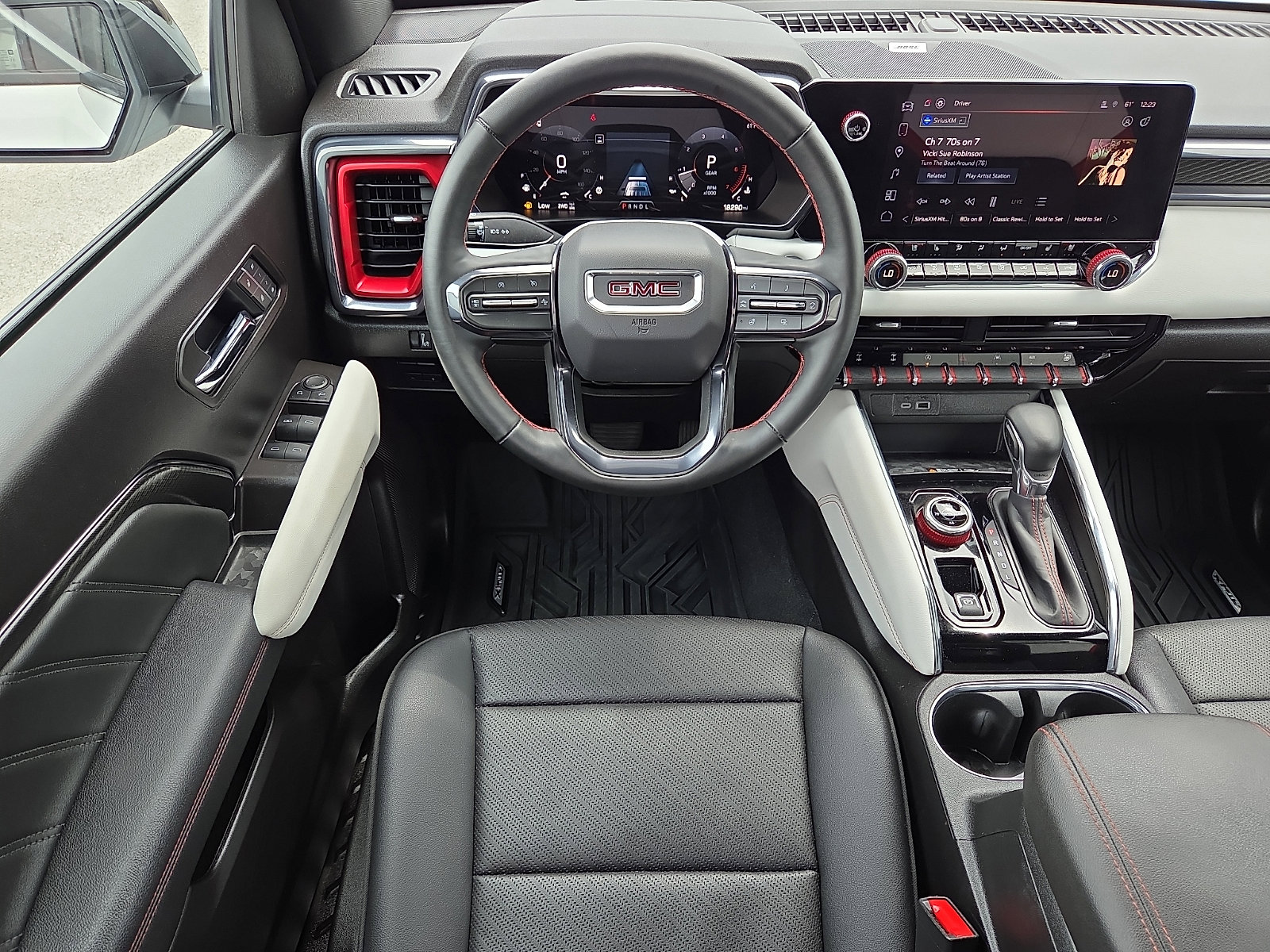 Used 2024 GMC Canyon AT4X AWD/4WD image 11