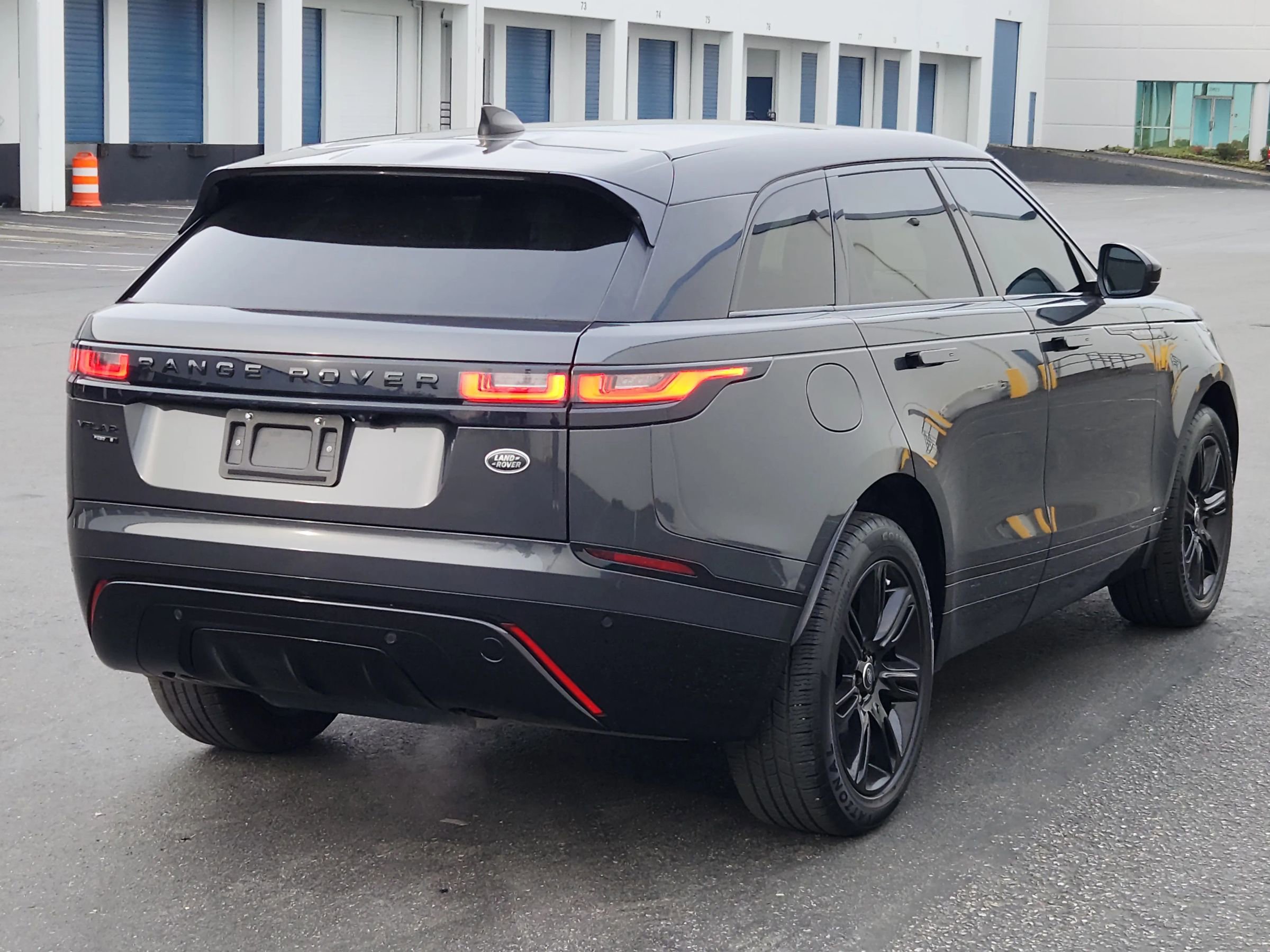 Used 2020 Land Rover Range Rover Velar R-Dynamic S image 4