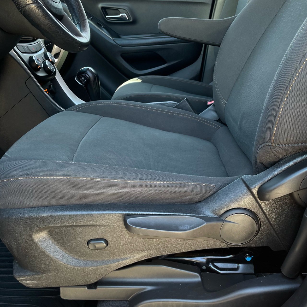 Used 2021 Chevrolet Trax LS w/ Tint and Cruise Package image 20