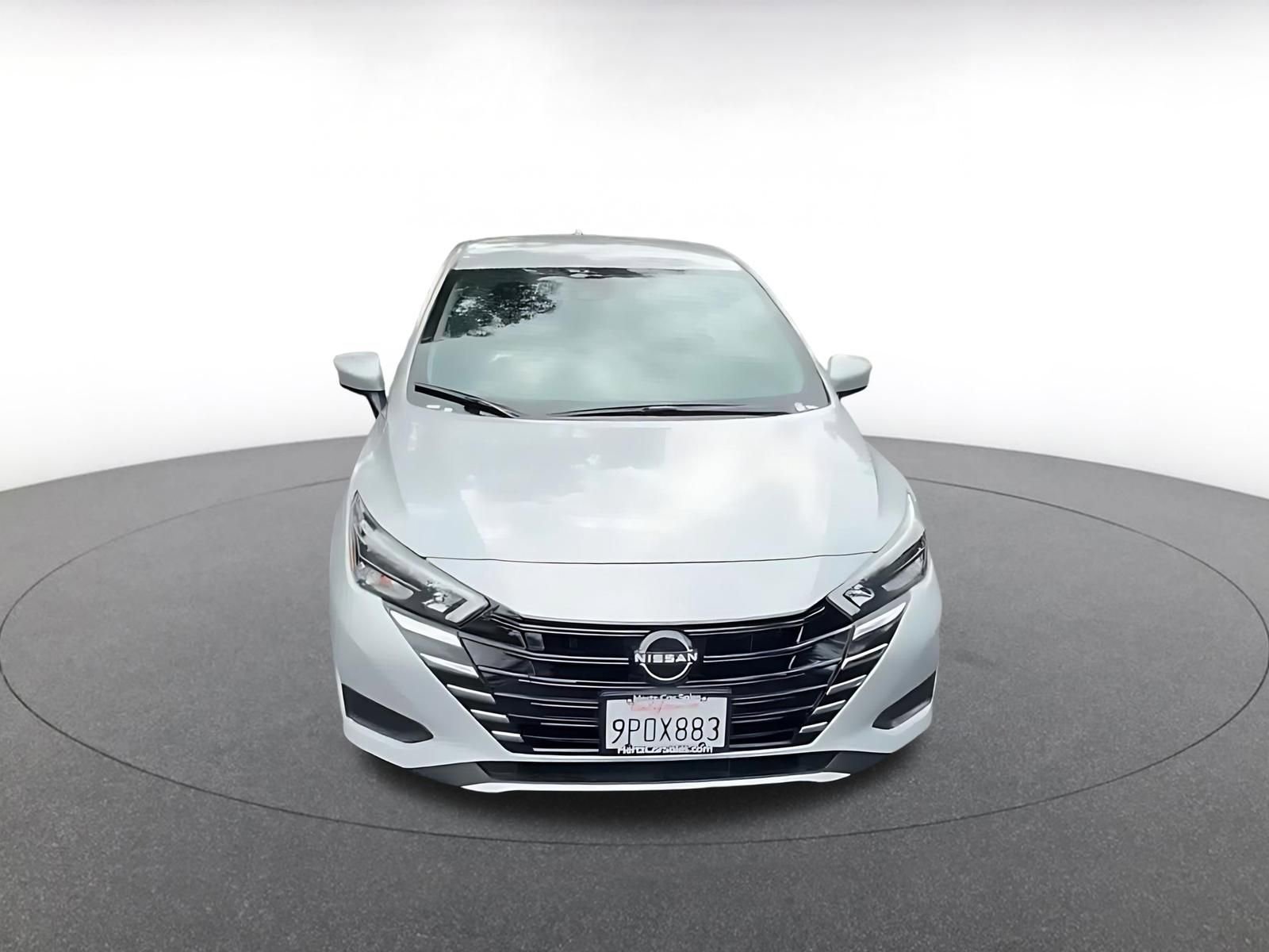 Used 2025 Nissan Versa SV w/ Trunk Package FWD image 4