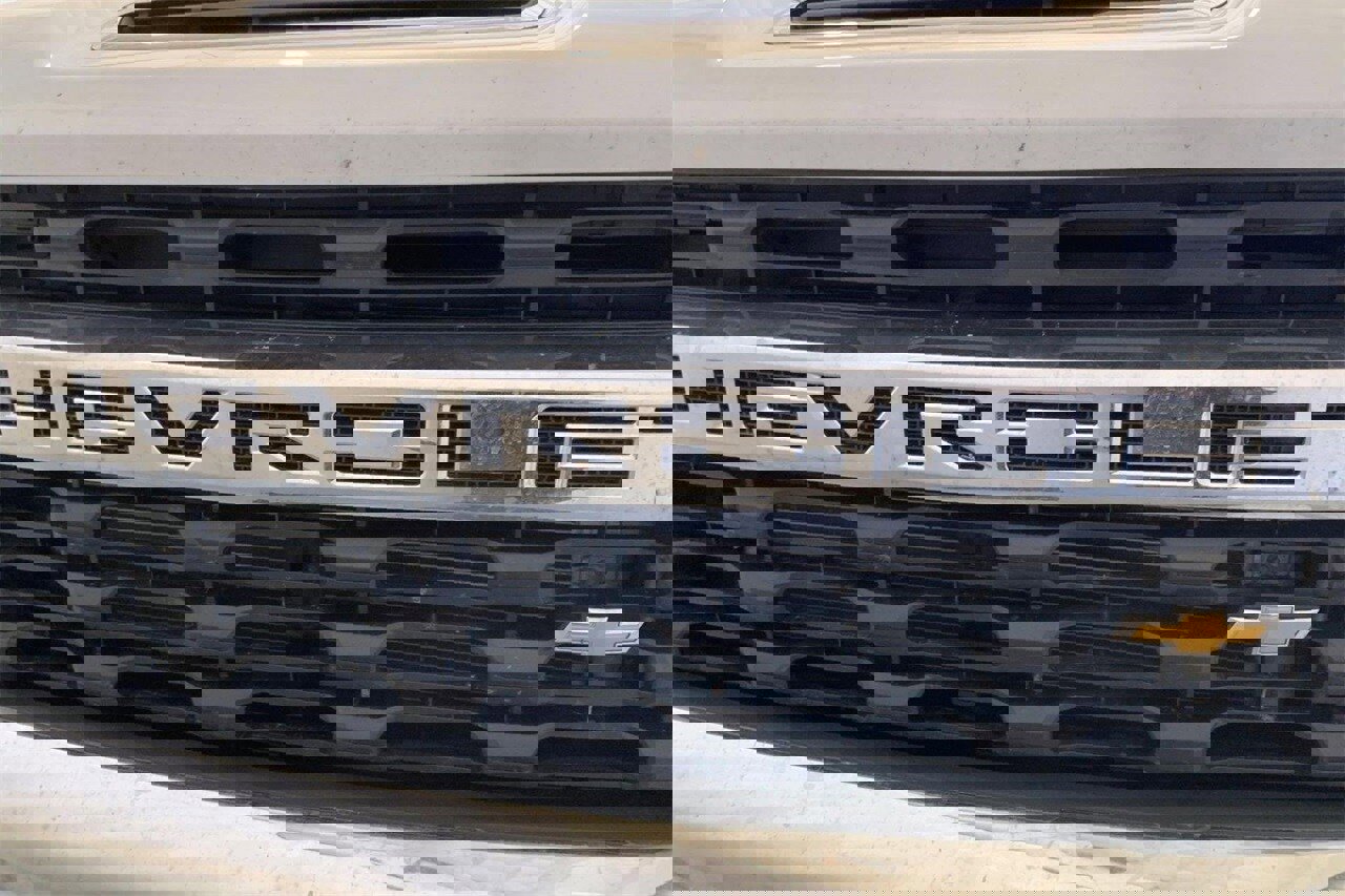 Used 2023 Chevrolet Silverado 2500 LT w/ Snow Plow Prep/Camper Package image 27