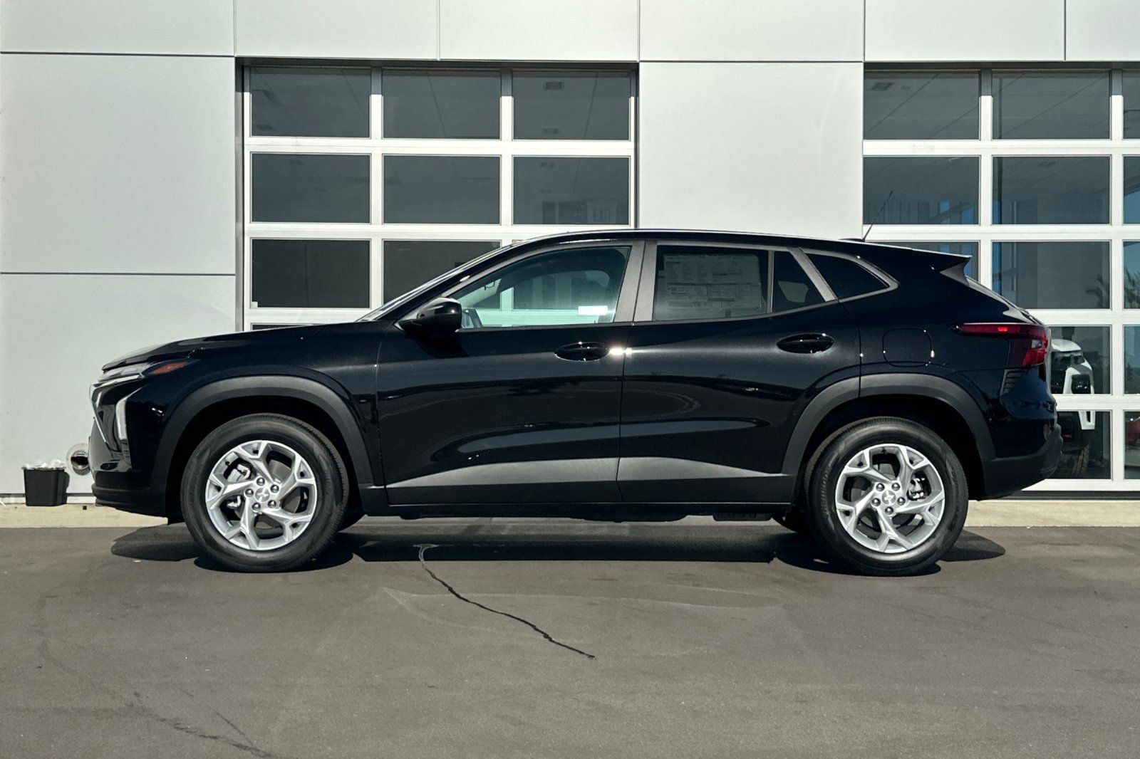New 2026 Chevrolet Trax LS w/ LS Convenience Package FWD image 7