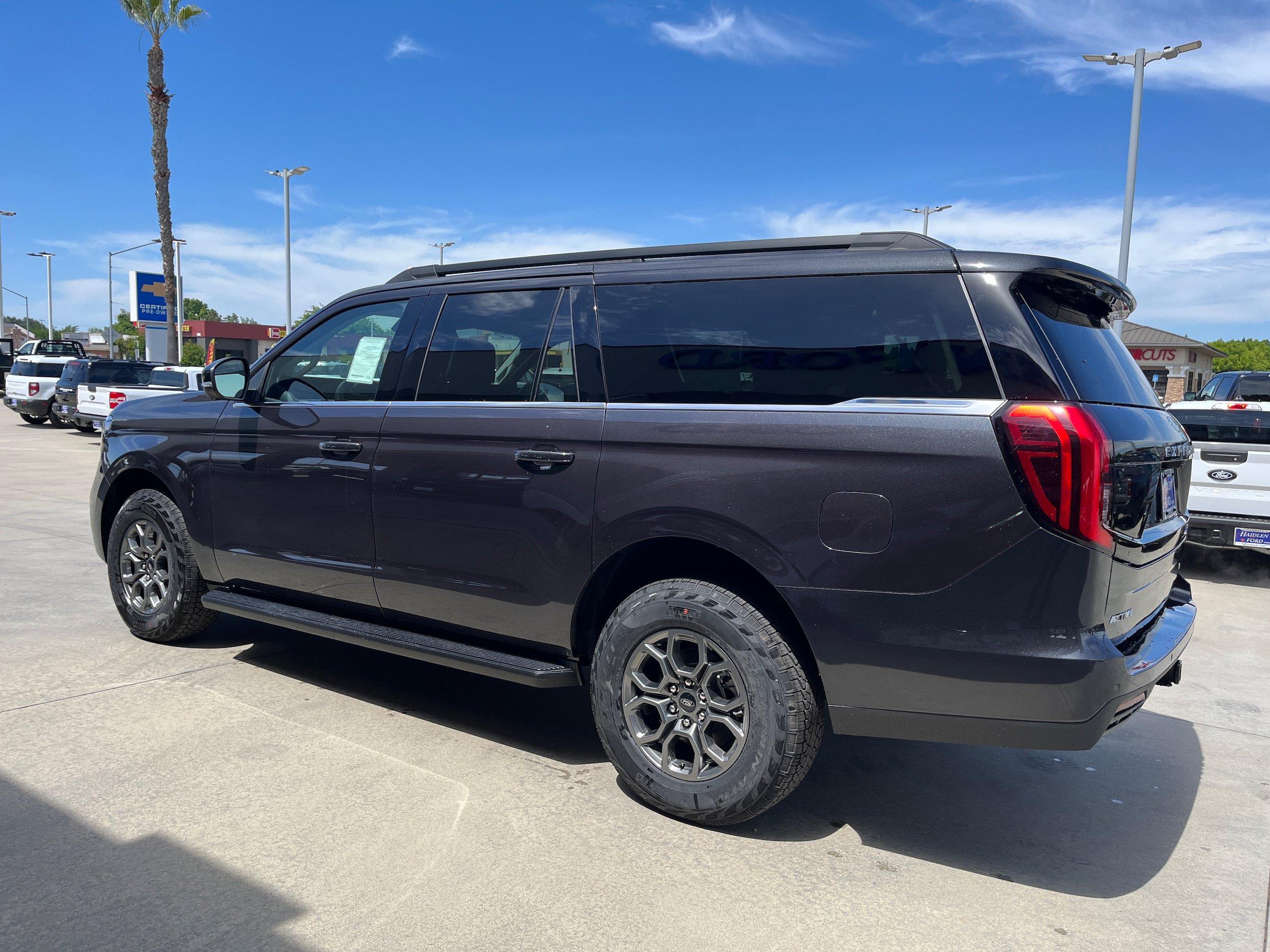 New 2026 Ford Expedition Max Active AWD/4WD image 2