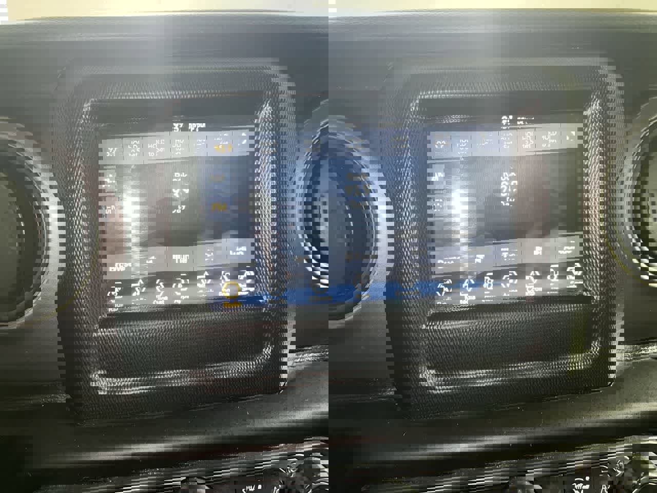 Used 2023 Jeep Gladiator Sport image 17