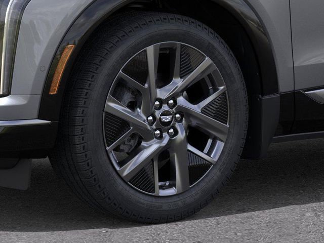 New 2026 Cadillac Optiq Luxury 2 RWD image 9