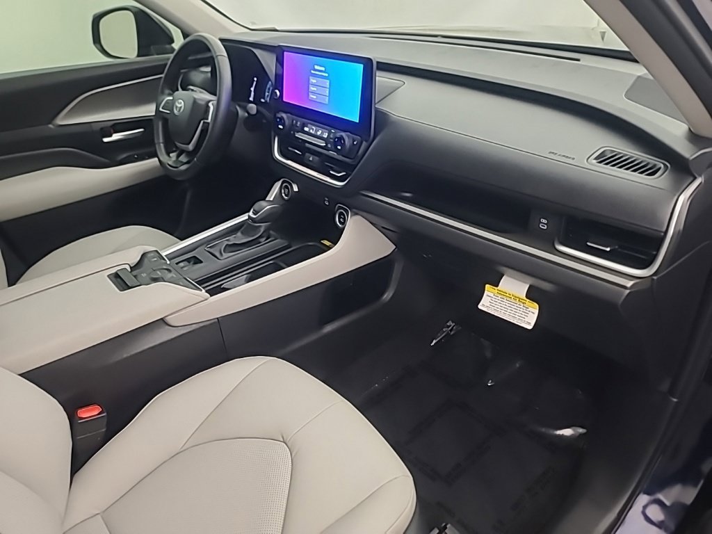 Used 2026 Toyota Grand Highlander AWD image 15