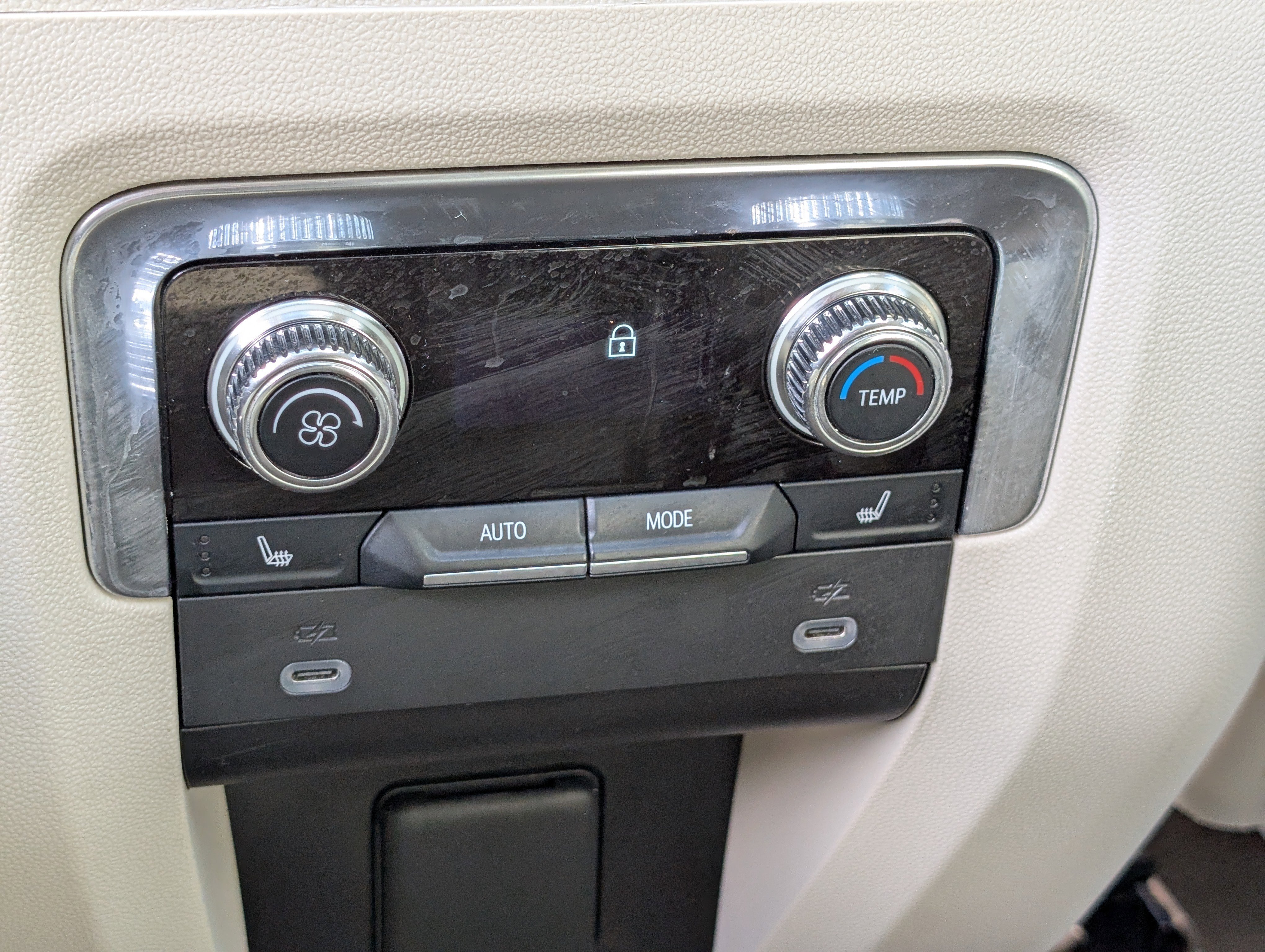 Used 2022 GMC Yukon Denali w/ Max Trailering Package image 17