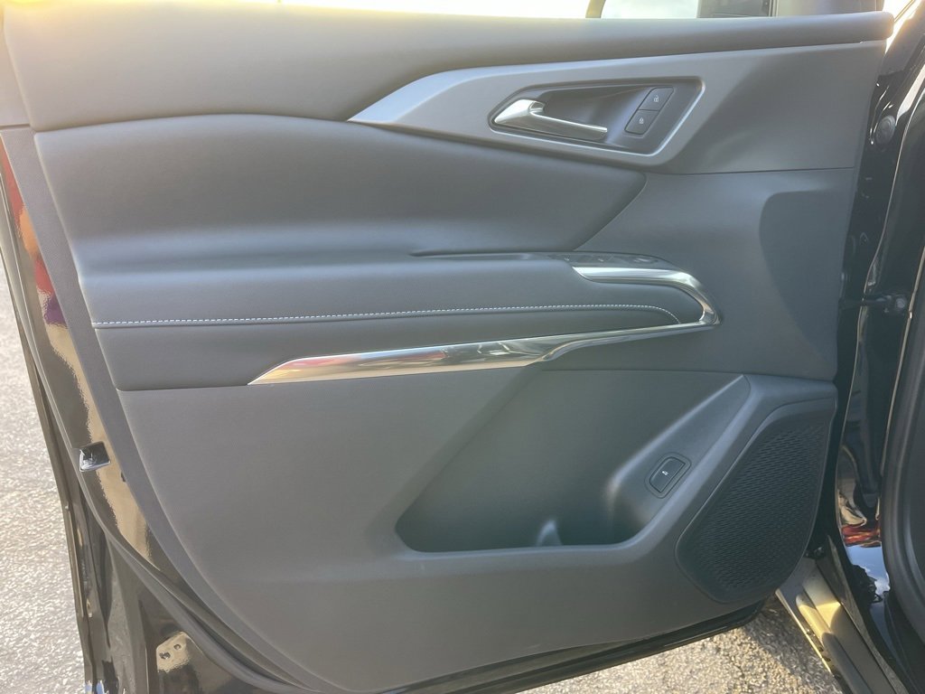 New 2026 Chevrolet Traverse LT w/ Driver Confidence Package image 9