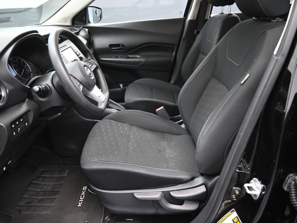 Used 2022 Nissan Kicks S image 20