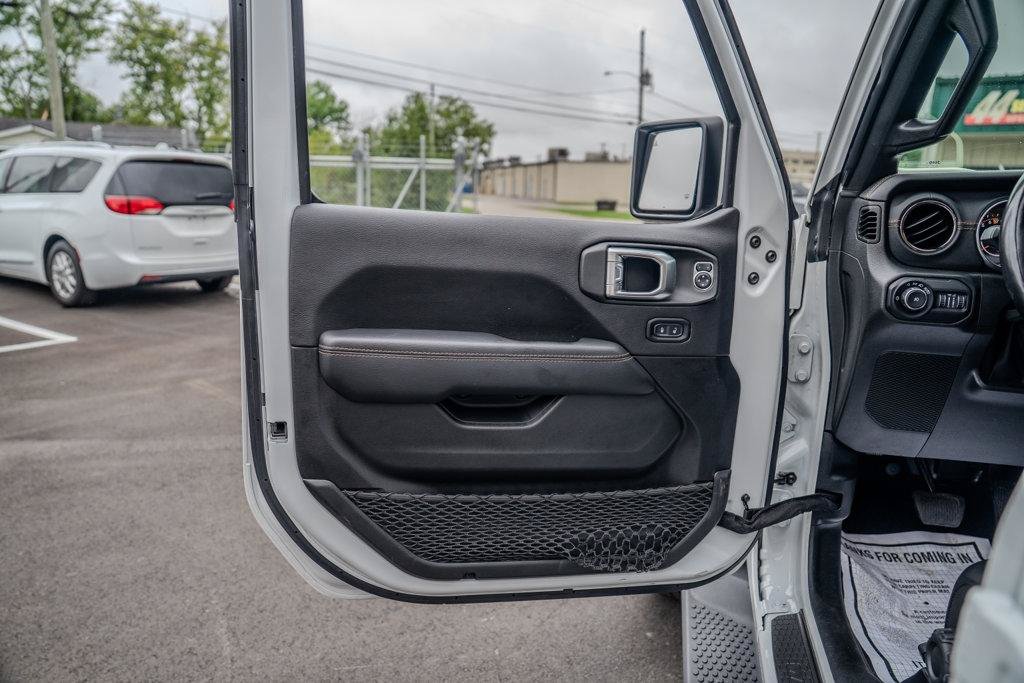 Used 2022 Jeep Wrangler Unlimited Sahara AWD/4WD image 11