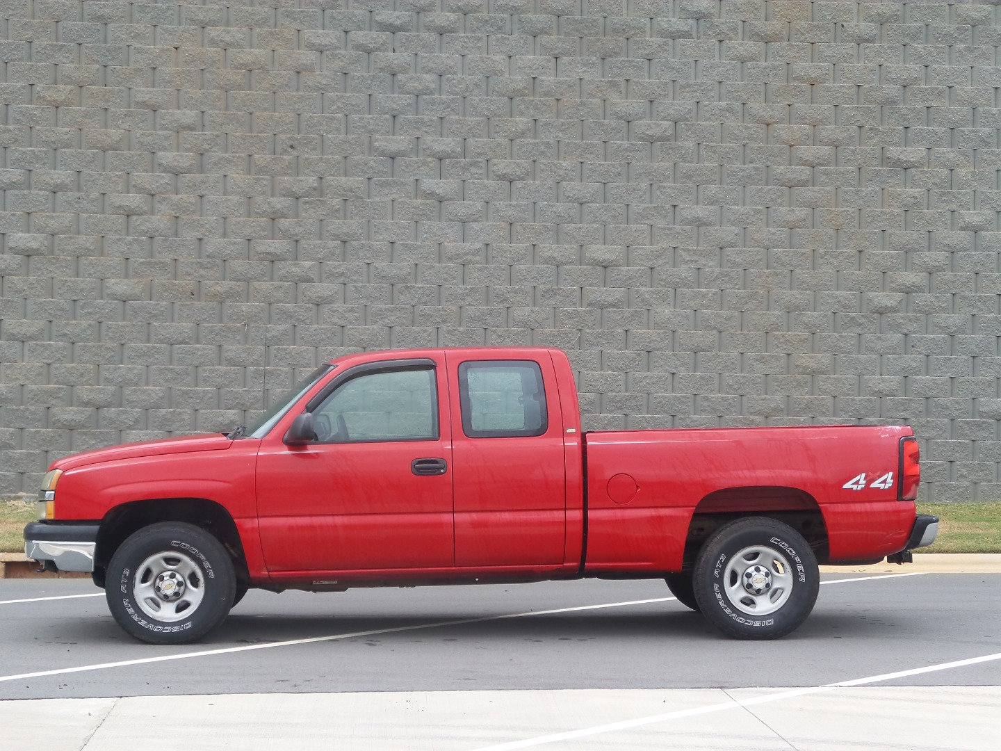 Used 2004 Chevrolet Silverado 1500 W/T AWD/4WD image 1