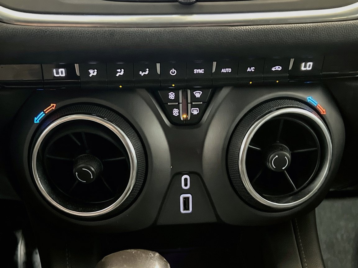 Used 2019 Chevrolet Blazer LT FWD image 11