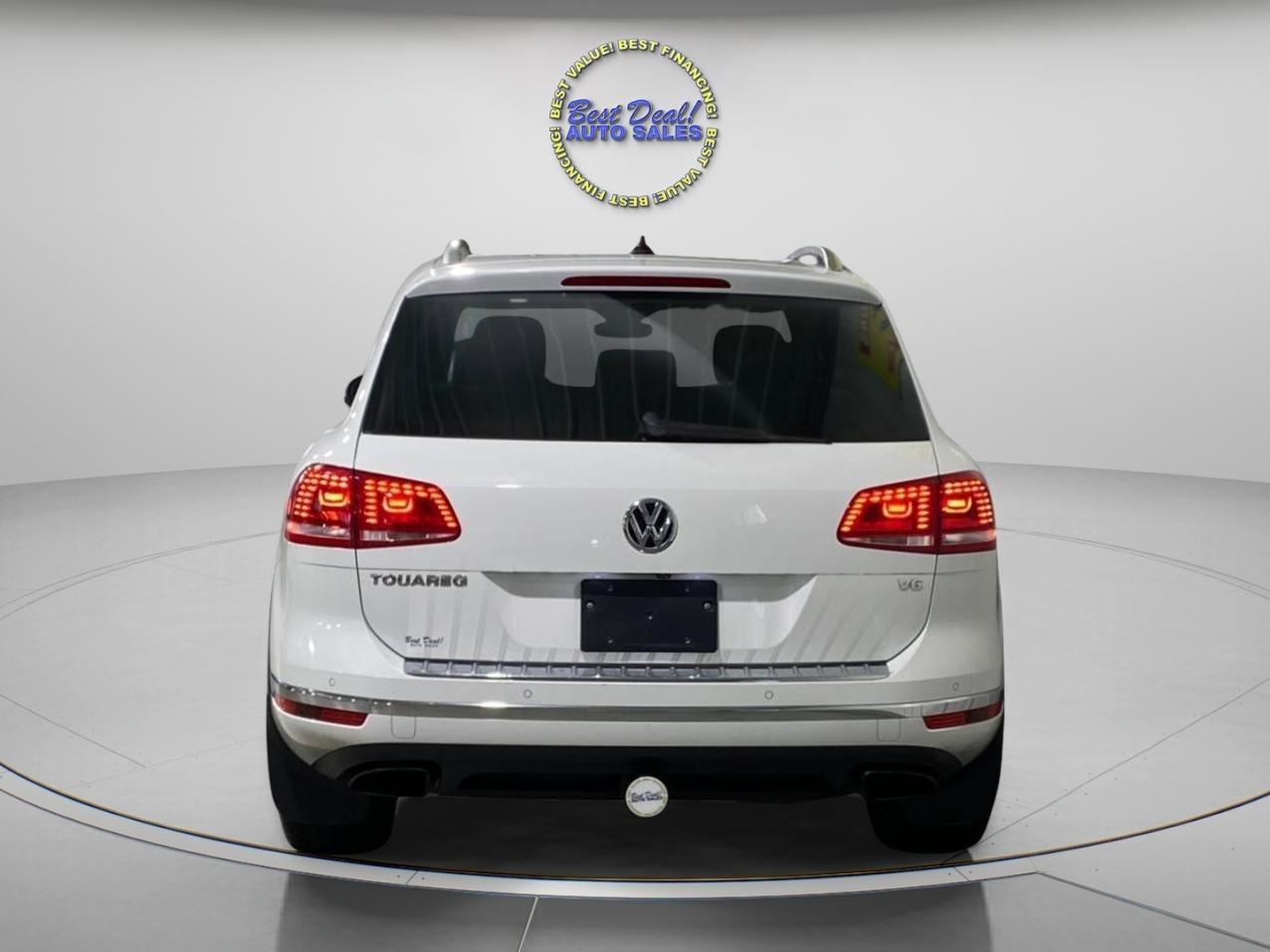 Used 2017 Volkswagen Touareg Wolfsburg Edition AWD/4WD image 4