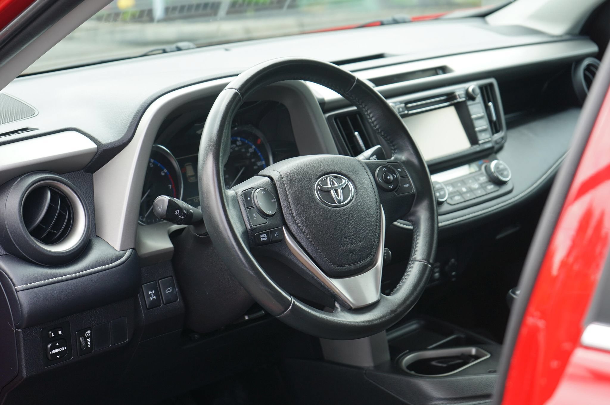 Used 2016 Toyota RAV4 XLE AWD/4WD image 12