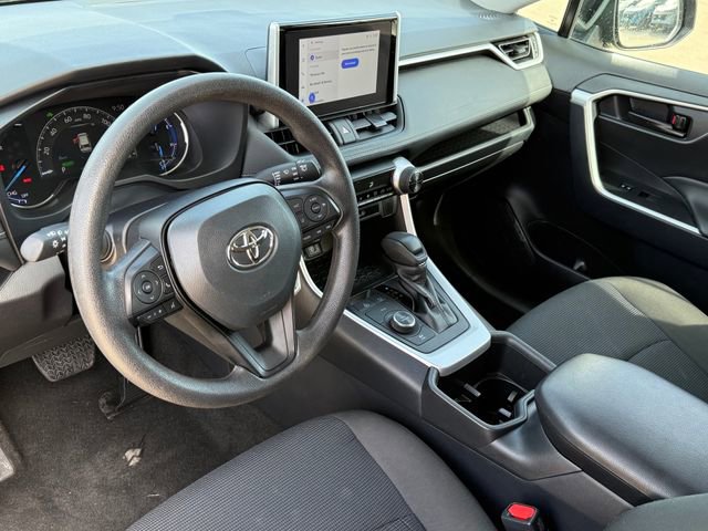Used 2025 Toyota RAV4 LE image 9