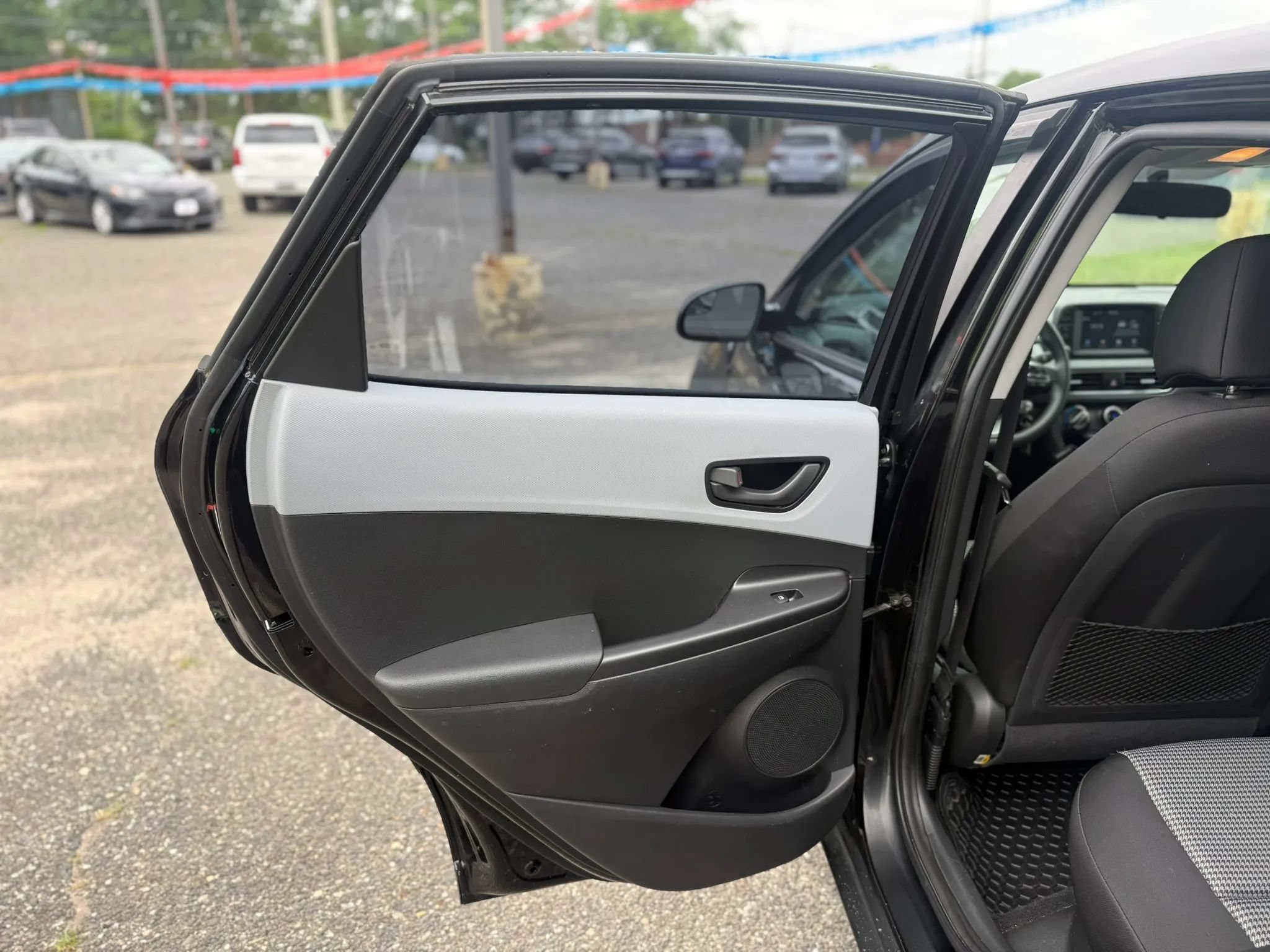 Used 2018 Hyundai Kona SE AWD/4WD image 13
