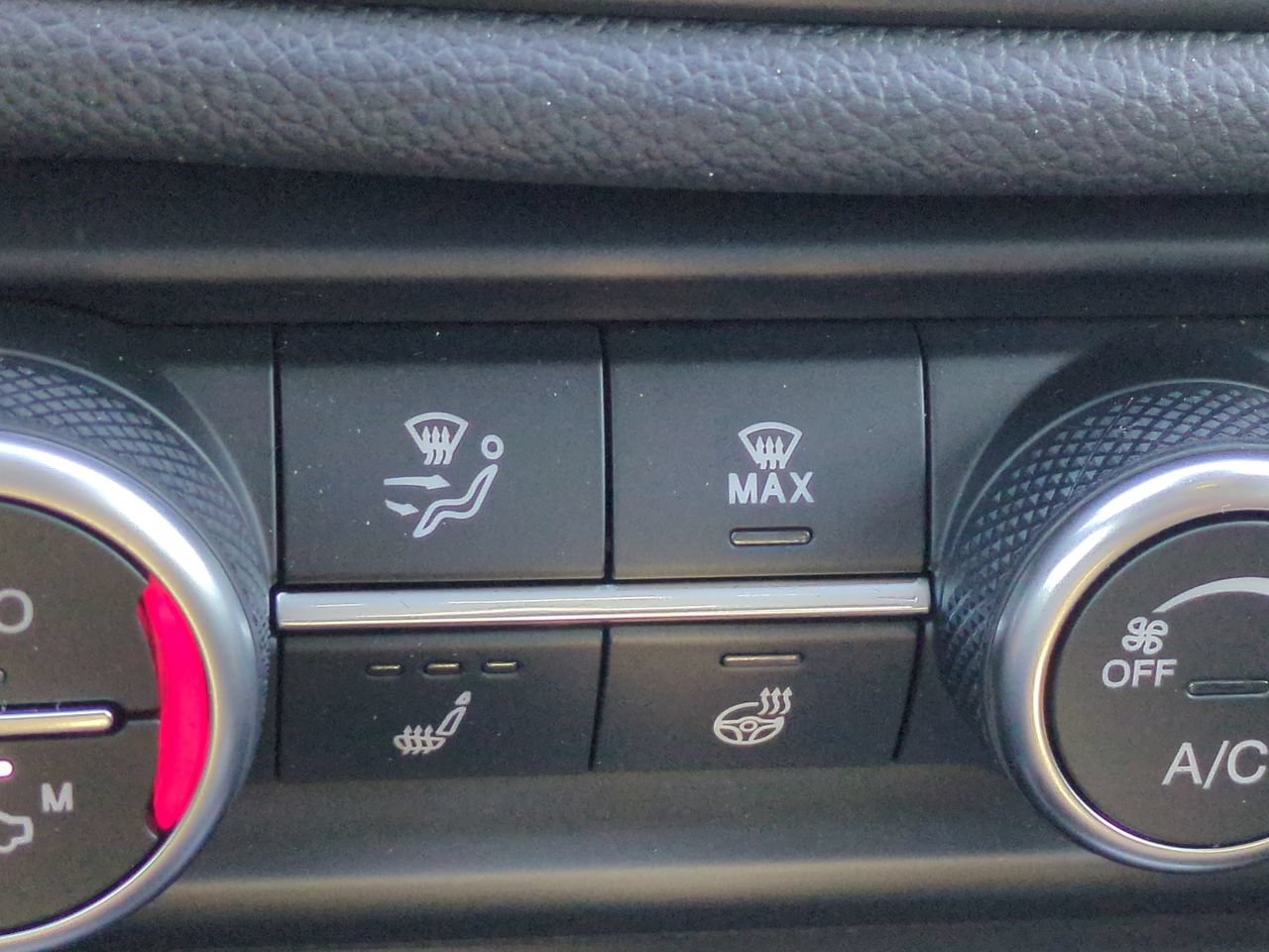 New 2025 Alfa Romeo Giulia w/ Driving Assist Package RWD image 20