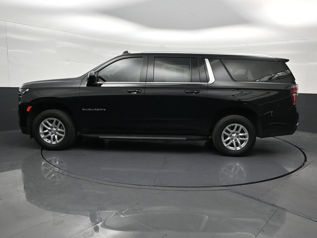 Used 2024 Chevrolet Suburban LS RWD image 2