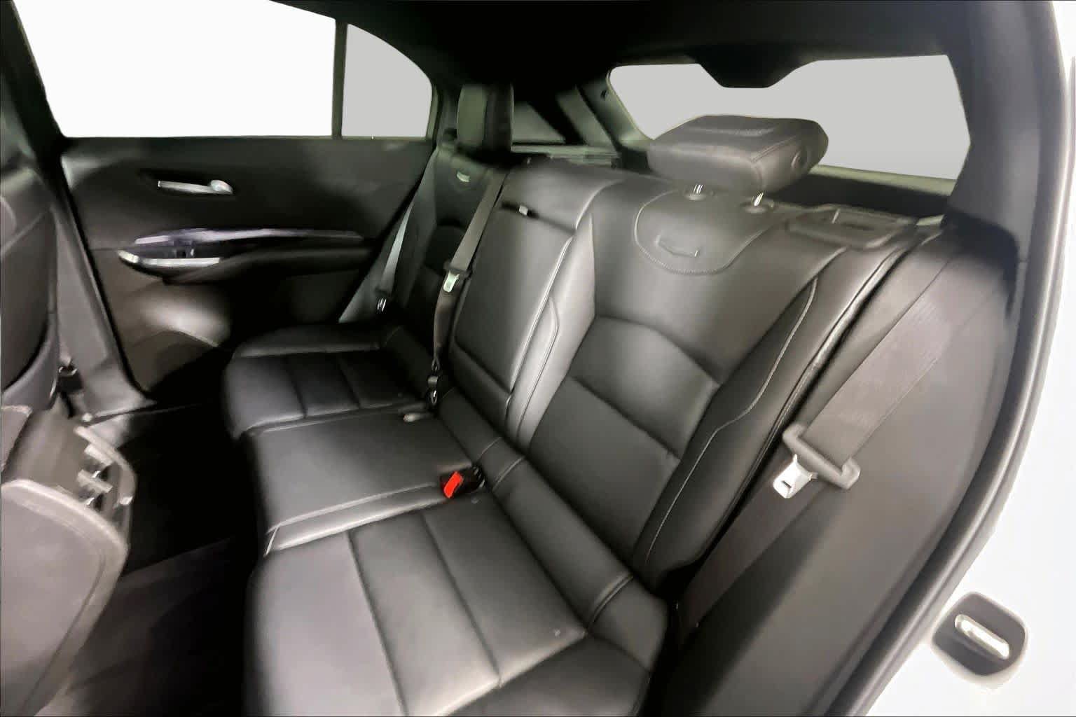 Certified 2023 Cadillac XT4 Luxury w/ Cold Weather Package FWD image 18