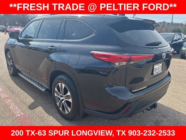 Used 2022 Toyota Highlander XLE image 9