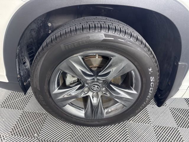 Used 2018 Toyota Highlander Limited Platinum image 9