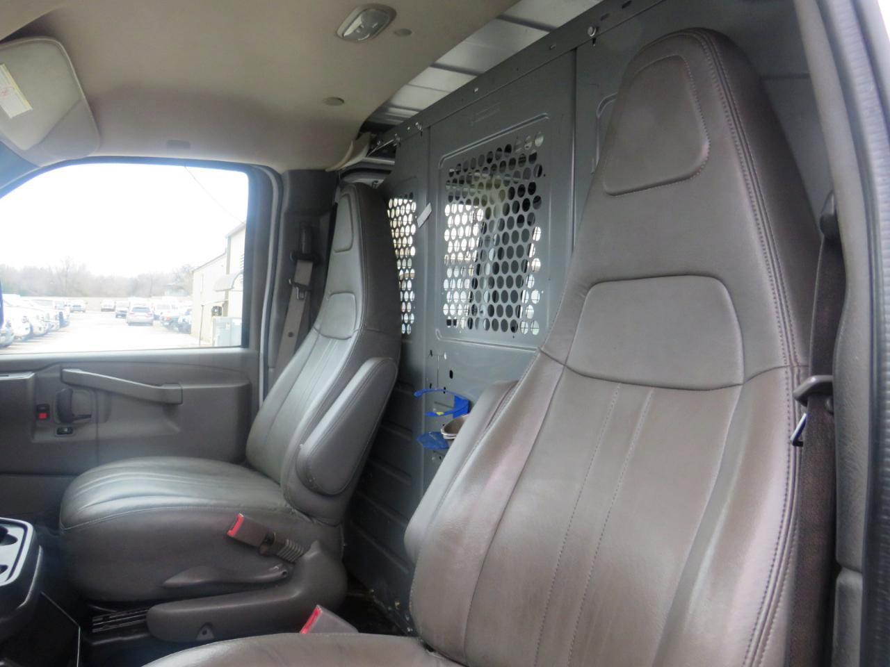 Used 2018 GMC Savana 2500 G2500 Cargo w/ Driver Convenience Package image 16